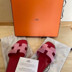 Authentic HERMES Pink Suede Oran Sandals.